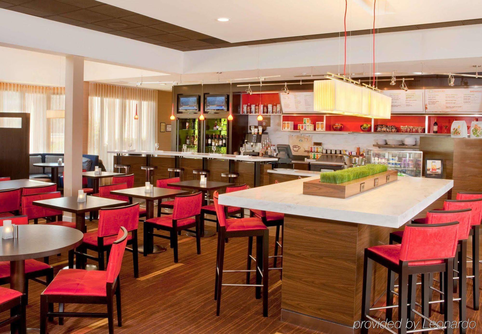 Courtyard By Marriott Columbus Hotel Exterior photo
